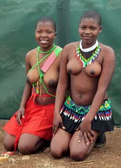 garçons africains nus